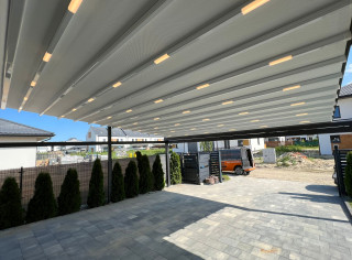 Pergola RTS 6x6 m. Wzmacniana belka frontowa, zróżnicowany rozstaw nóg oraz ukryty odpływ.