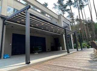 Pergola RTS 3 moduły o łącznej długości 9,7m