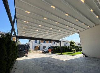 Pergola RTS 6x6 m. Wzmacniana belka frontowa, zróżnicowany rozstaw nóg oraz ukryty odpływ.