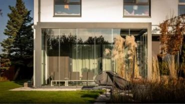 Formalności: pergole i carporty - pozwolenie, zgłoszenie, odległości i zasady montażu