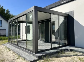 Pergola-lamelowa-ogrodzimowy-3.webp