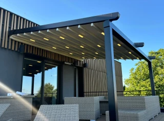 pergola-materialowa-taras-blok-3.webp