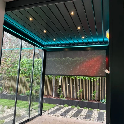 Pergola-lamelowa-niebieskie-ledy-2.webp