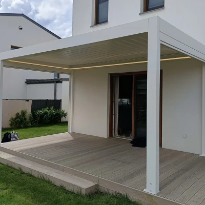 Pergola-lamelowa-biala-3.webp