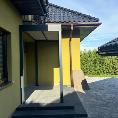 carport-nad-wejsciem-2.webp