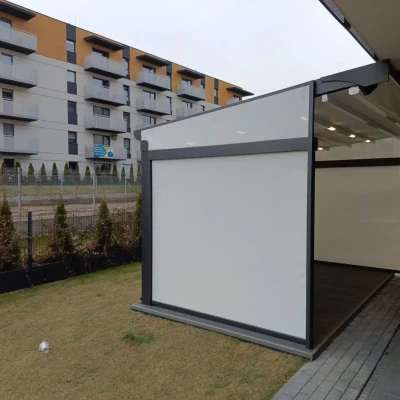 pergola-materialowa-szare-refle-blok-2.webp
