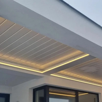 Pergola-lamelowa-wbudowana-w-dach-3.webp