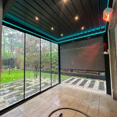 Pergola-lamelowa-niebieskie-ledy-1.webp