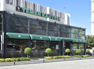 Realizacja horeca, zabudowa tarasu, ogródek restauracyjny, szyby przesuwne, pergola lamelowa