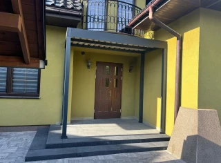carport-nad-wejsciem-1.webp