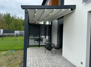 pergola-materialowa-szara-z-szybami-5.webp