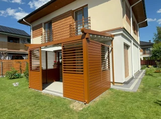 pergola-materialowa-drewniana-cala-4.webp