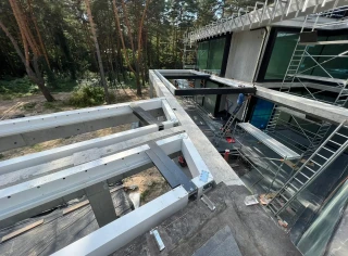 Pergola-lamelowa-czarna-fancy-1.webp