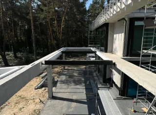 Pergola-lamelowa-czarna-fancy-4.webp