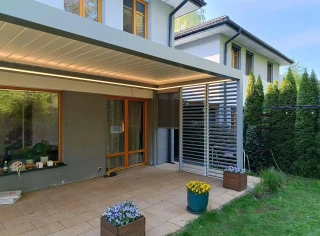 Pergola-lamelowa-jasna-lamel-2.webp