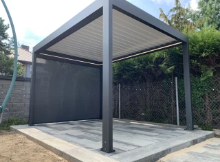 Pergola-lamelowa-wolnostojaca-trampolina-3.webp