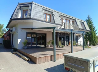 komer-pergola-materialowa-szara-2.webp
