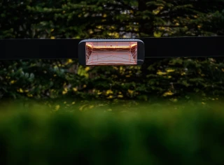 pergola-materialowa-szara-wolnostojaca-z-jacuzzi-16.webp