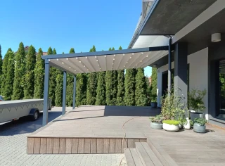 komer-pergola-materialowa-szara-3.webp