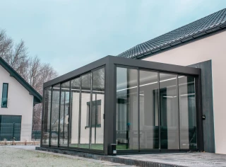 Pergola-lamelowa-ogrodzimowy-4.webp