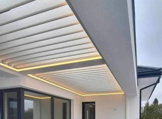 Pergola-lamelowa-wbudowana-w-dach-5.webp
