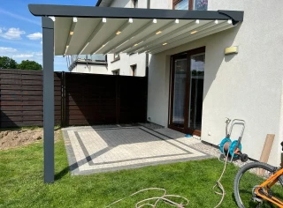 pergola-materialowa-szara-zwyczajna-2.webp