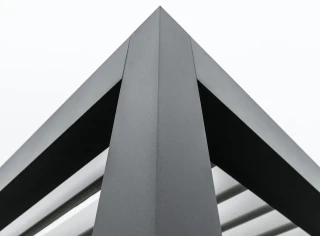 Pergola-lamelowa-wolnost-ogrodzim-2.webp