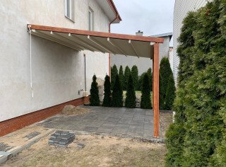 Pergola materiałowa z napędem na korbę