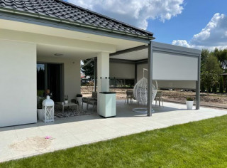 Pergola lamelowa Sun Breaker w kolorze RAL 9006